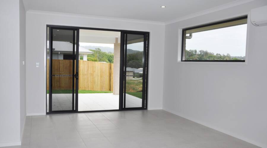 8 Winterford Place, Coes Creek, Qld 4560 Australia