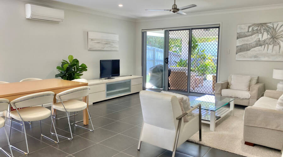 8 Goldfinch Close, Peregian Springs, QLD 4573 AUS