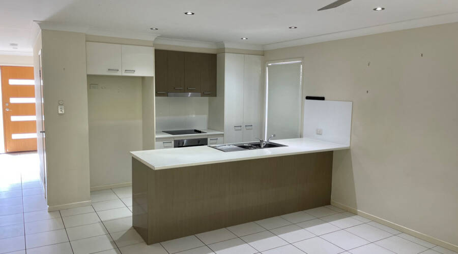 27 Pepper Tree Way, Beerwah, QLD 4519 AUS