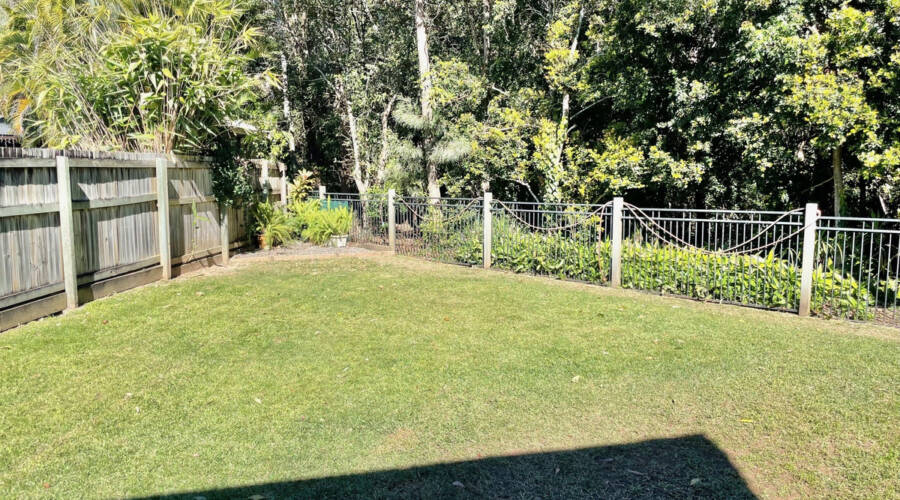 27 Pepper Tree Way, Beerwah, QLD 4519 AUS