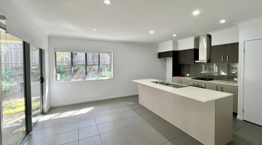 13/2 Pandorea Court, NOOSAVILLE, QLD 4566 AUS