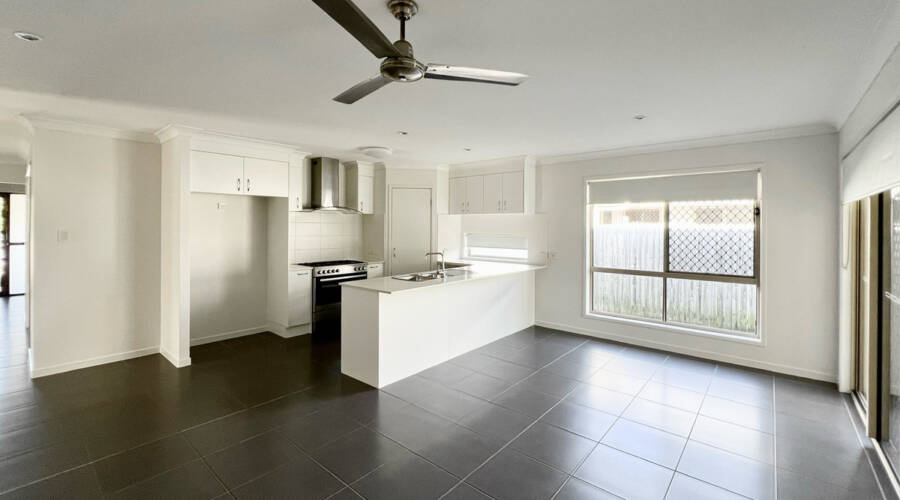 62 Sandhurst Cr, Peregian Springs, QLD 4573 AUS