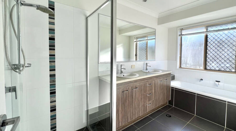 62 Sandhurst Cr, Peregian Springs, QLD 4573 AUS