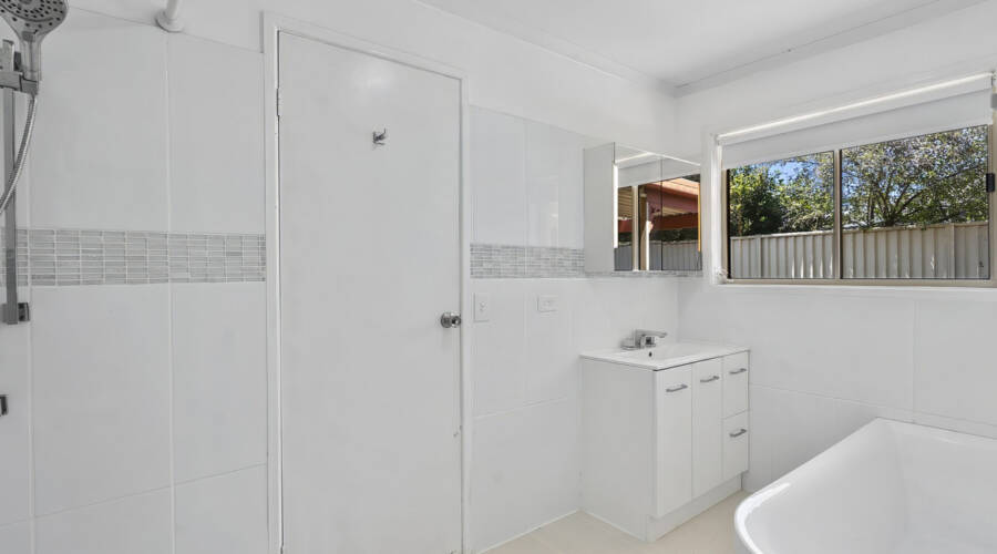 17 Malumba Drive, Currimundi, QLD 4551 AUS