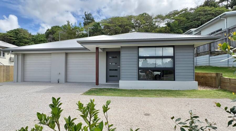 2/6 Mulholland Pl, Nambour, QLD 4560 Australia