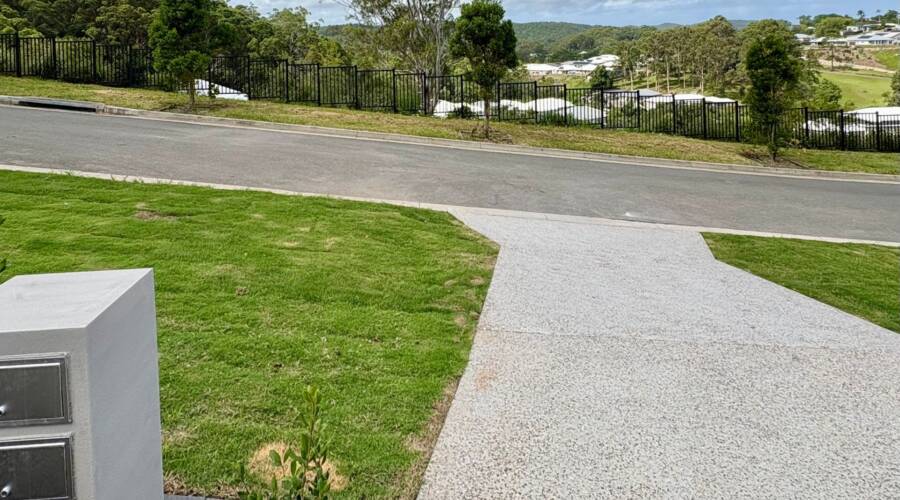 2/6 Mulholland Pl, Nambour, QLD 4560 Australia