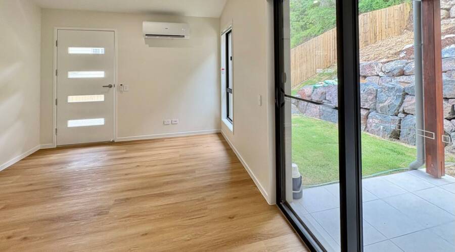 2/6 Mulholland Pl, Nambour, QLD 4560 Australia