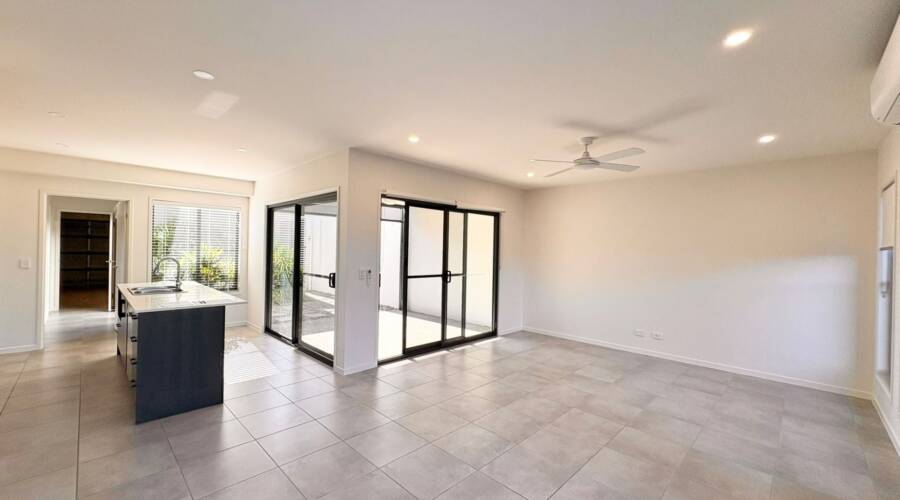 64 Parkway Tce, Palmview, QLD 4553 Australia