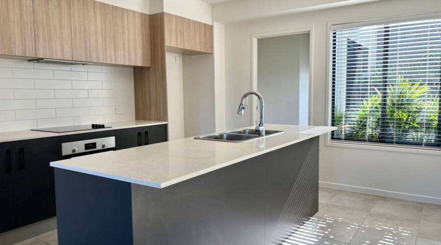 64 Parkway Tce, Palmview, QLD 4553 Australia