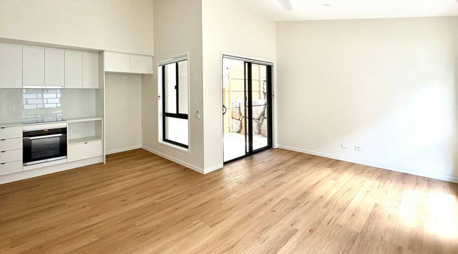 1/6 Mulholland Pl, Nambour, QLD 4560 Australia