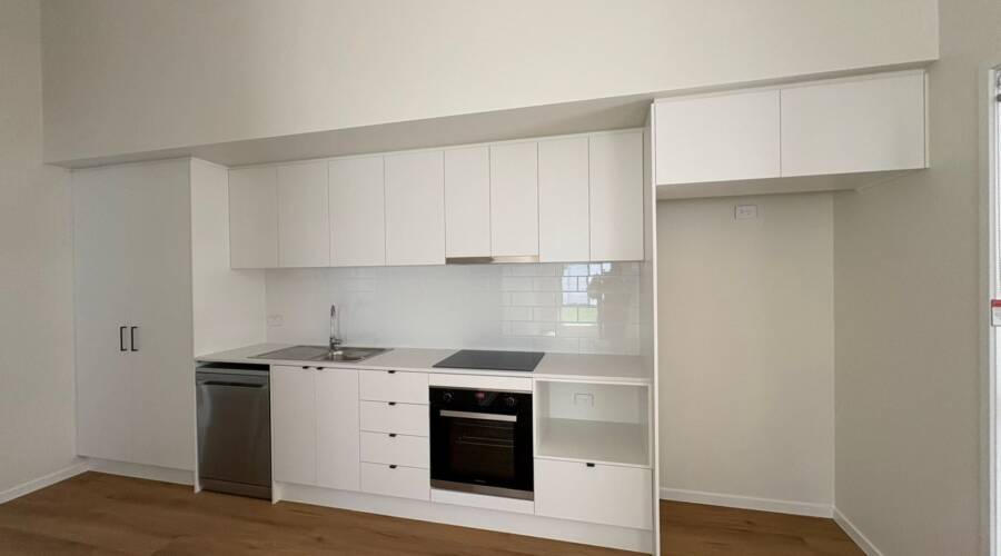 1/6 Mulholland Pl, Nambour, QLD 4560 Australia