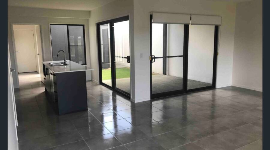 64 Parkway Tce, Palmview, Palmview,  Qld 4553